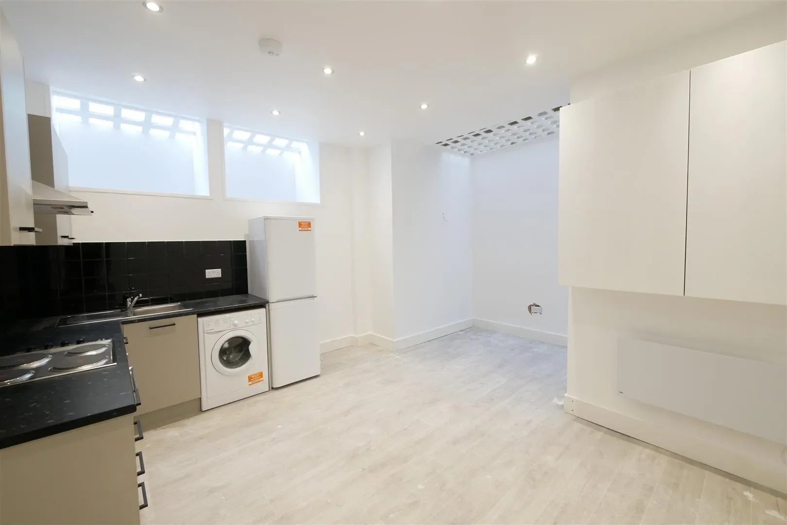 Flat Evering Road in Greater London