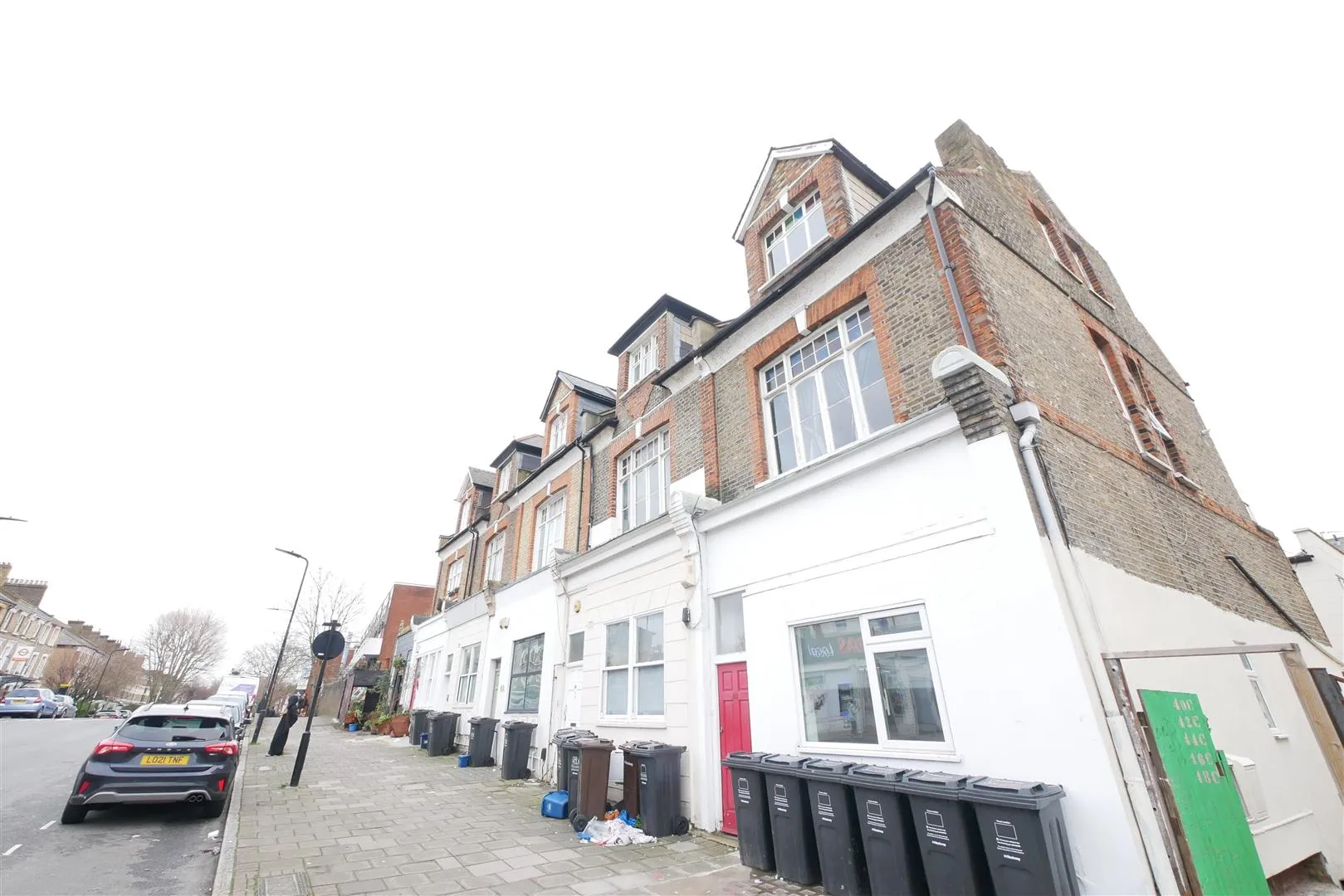 Flat Evering Road in Greater London