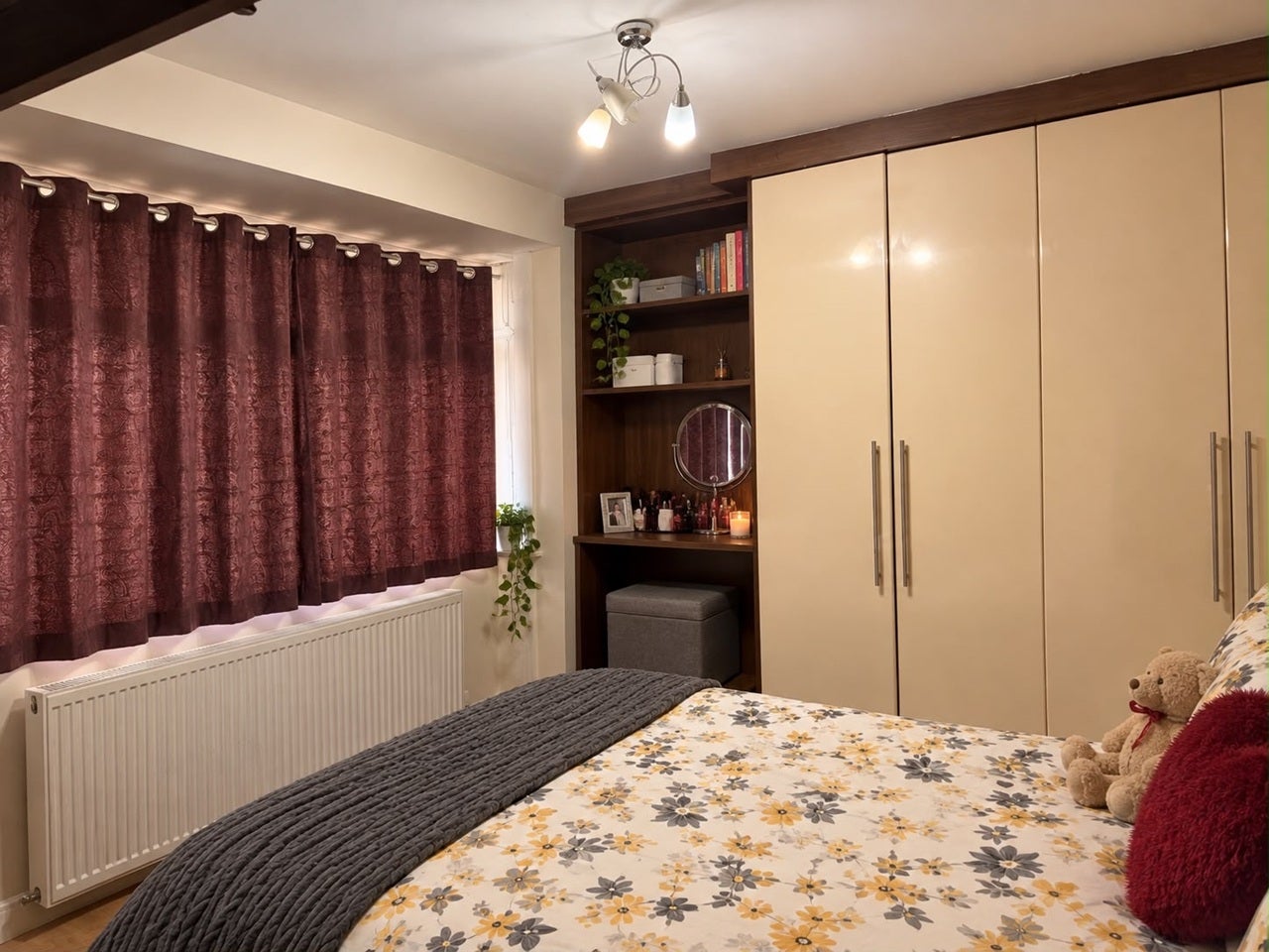Room Charles Crescent in Greater London