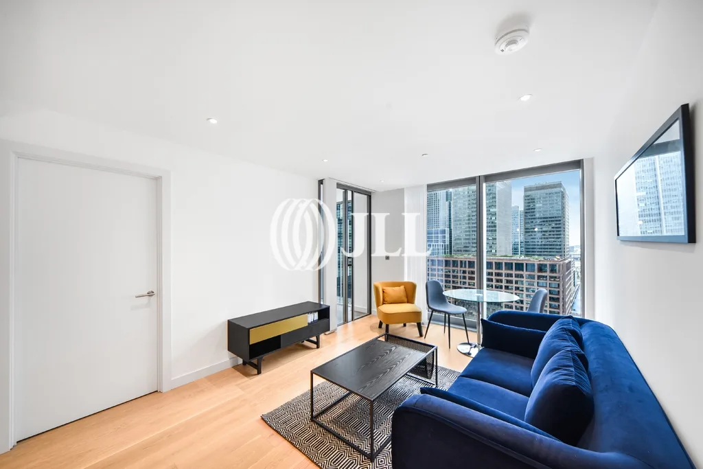 Flat Aste Street in Greater London