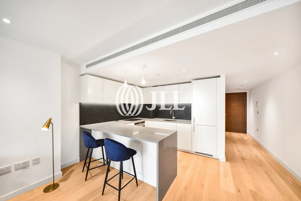Flat Aste Street in Greater London