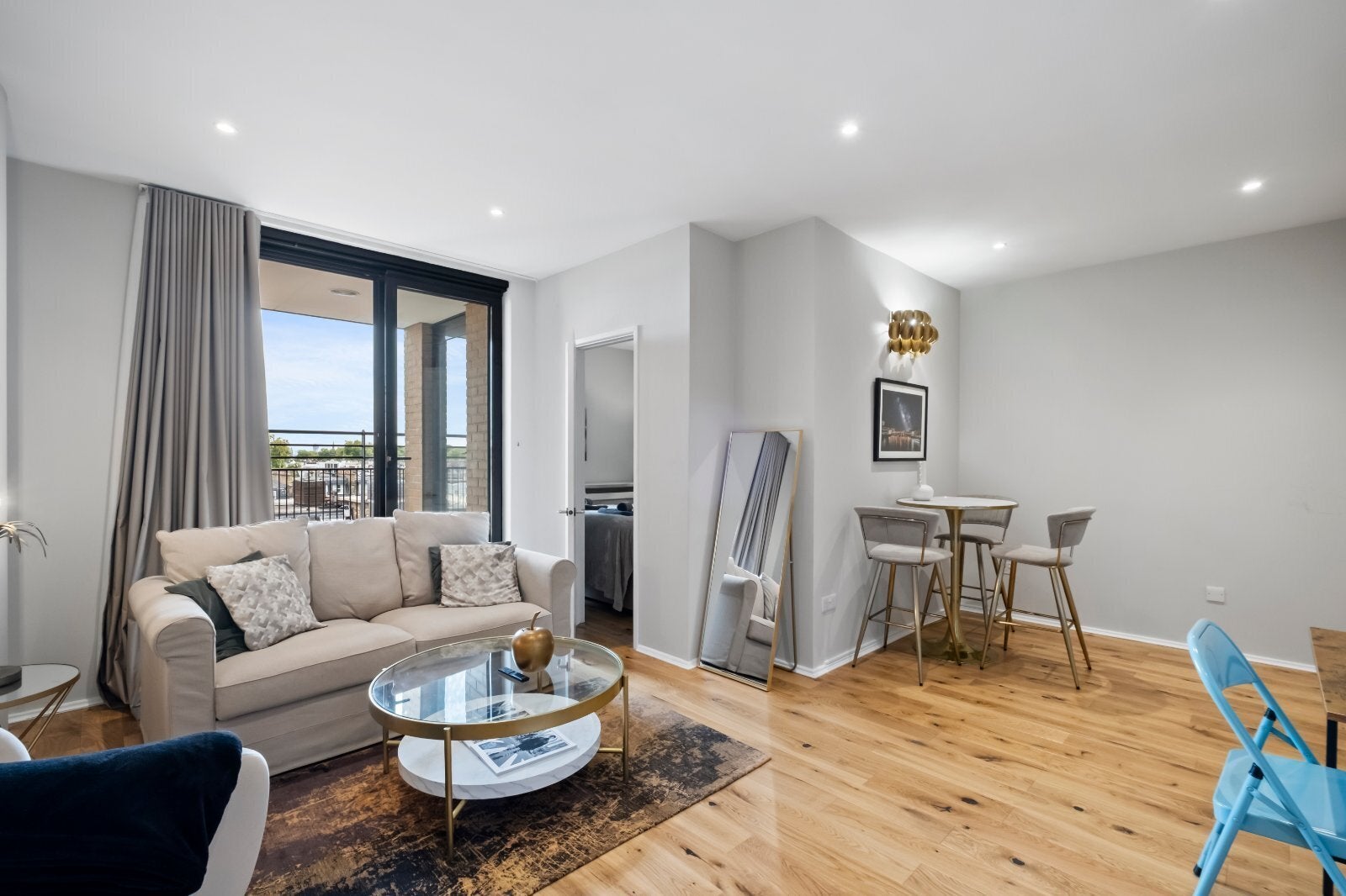 Flat Point W Access Road in Greater London