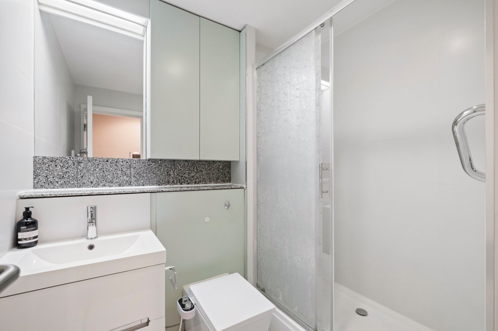 Flat Point W Access Road in Greater London