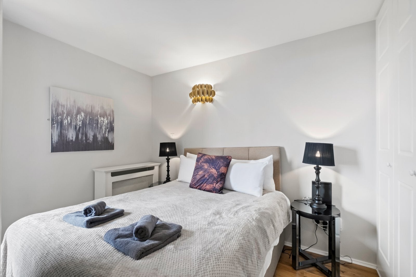 Flat Point W Access Road in Greater London