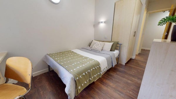 Flat Queensgate in Kirklees