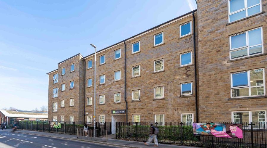 Flat Queensgate in Kirklees