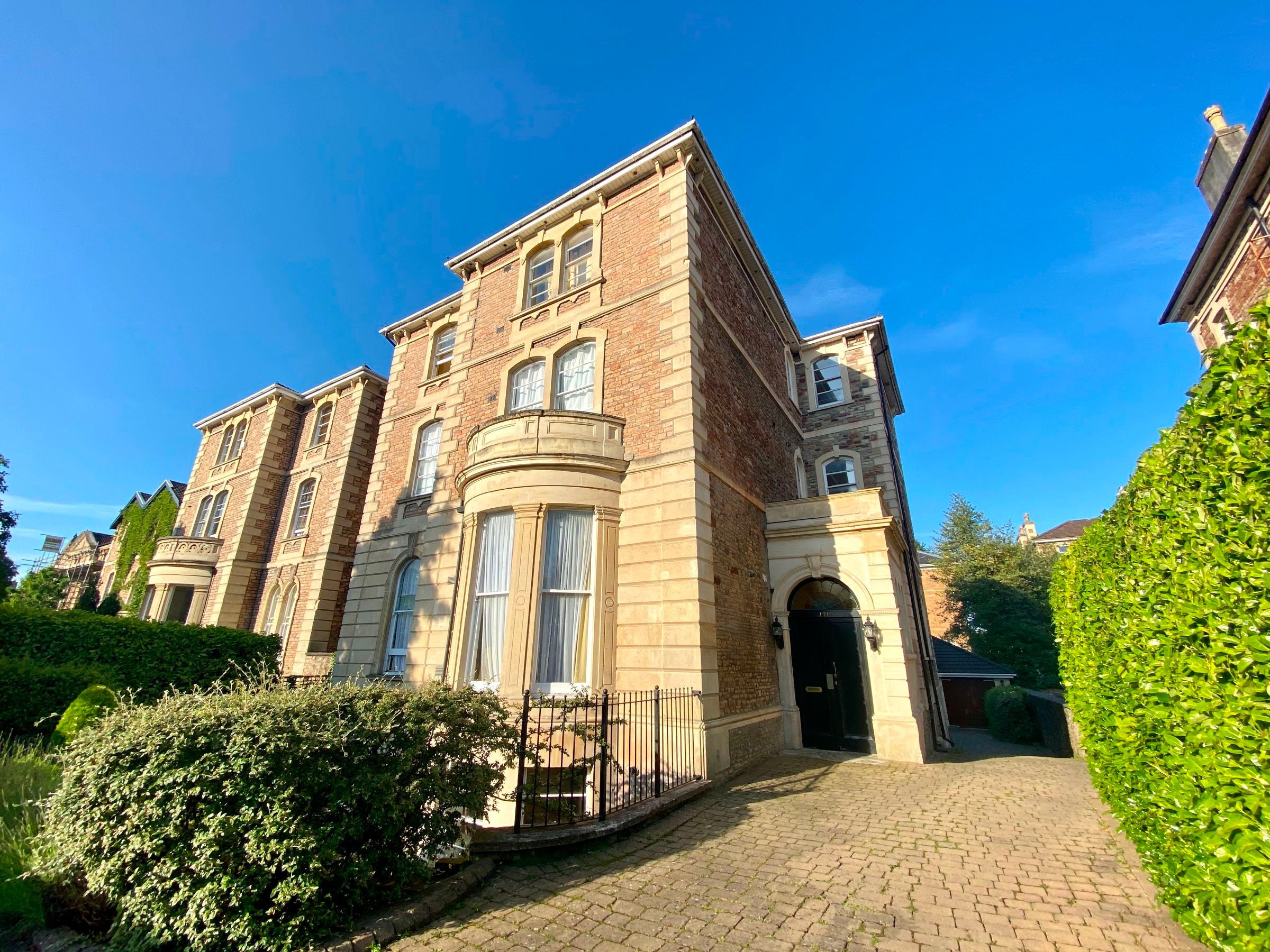 Flat Pembroke Road in Bristol