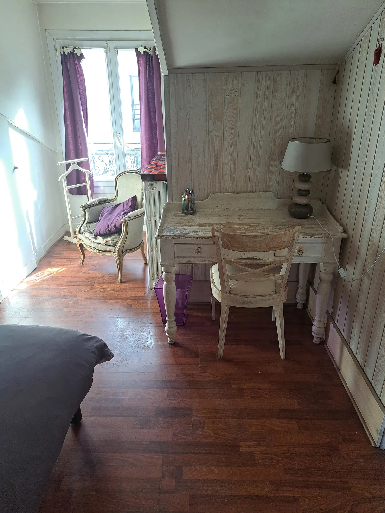 Room Rue de la République in Suresnes