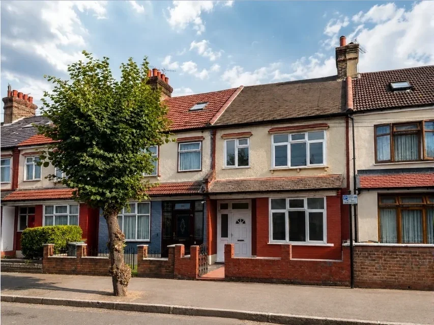 House Flanders Road in Greater London