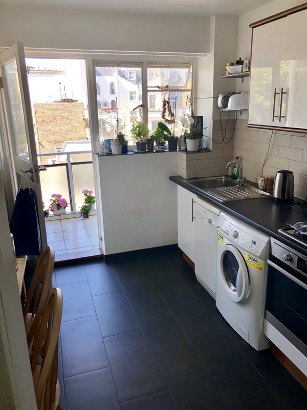 Flat Gloucester Terrace in City of Westminster