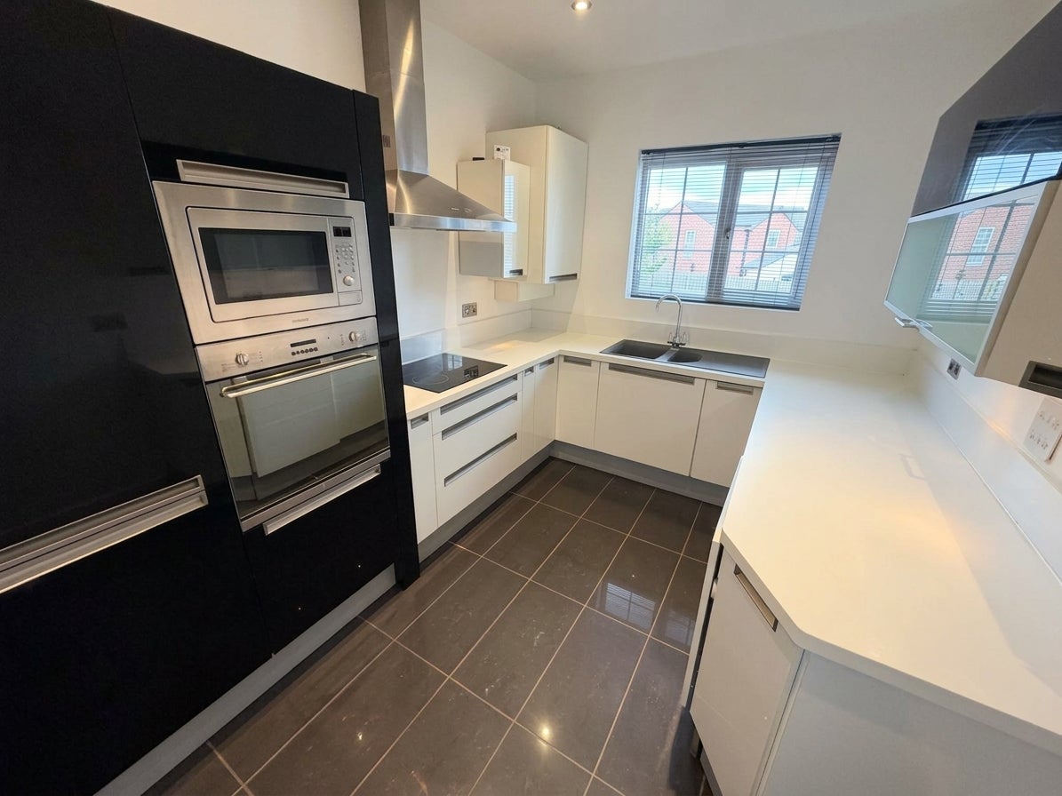 Flat Carr Lane in Doncaster