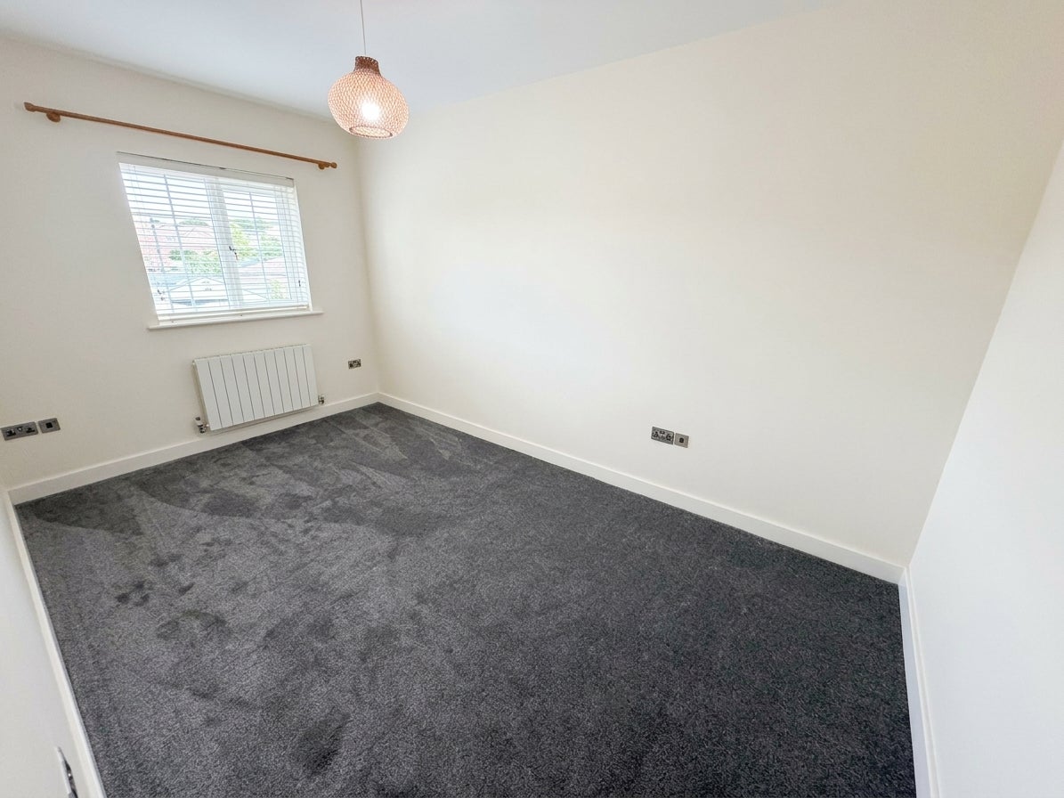 Flat Carr Lane in Doncaster