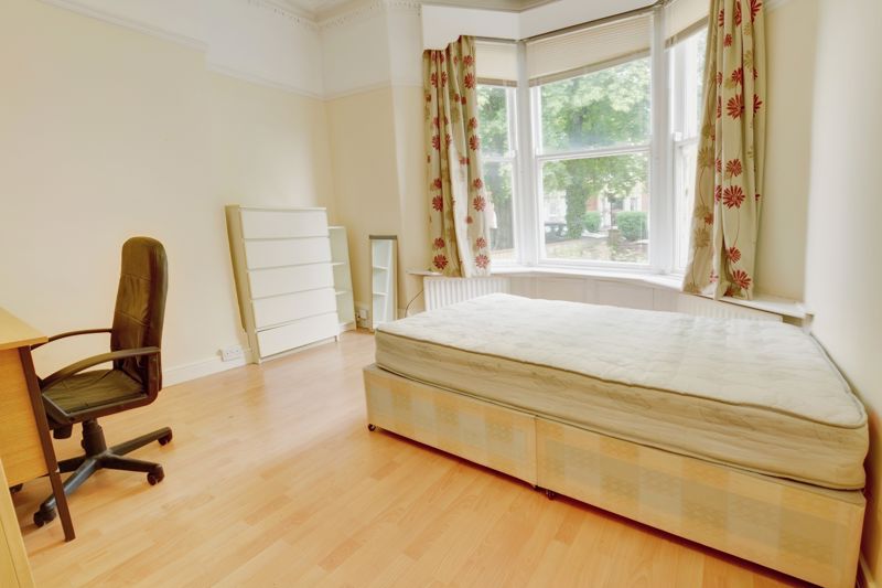 Flat St Georges Terrace in Newcastle upon Tyne