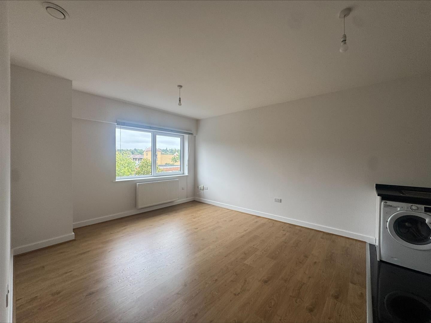 Flat Knoll Road in Surrey Heath