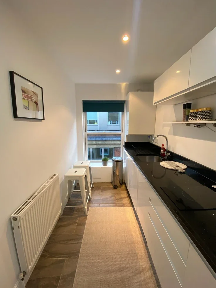 Flat Leather Lane in Greater London