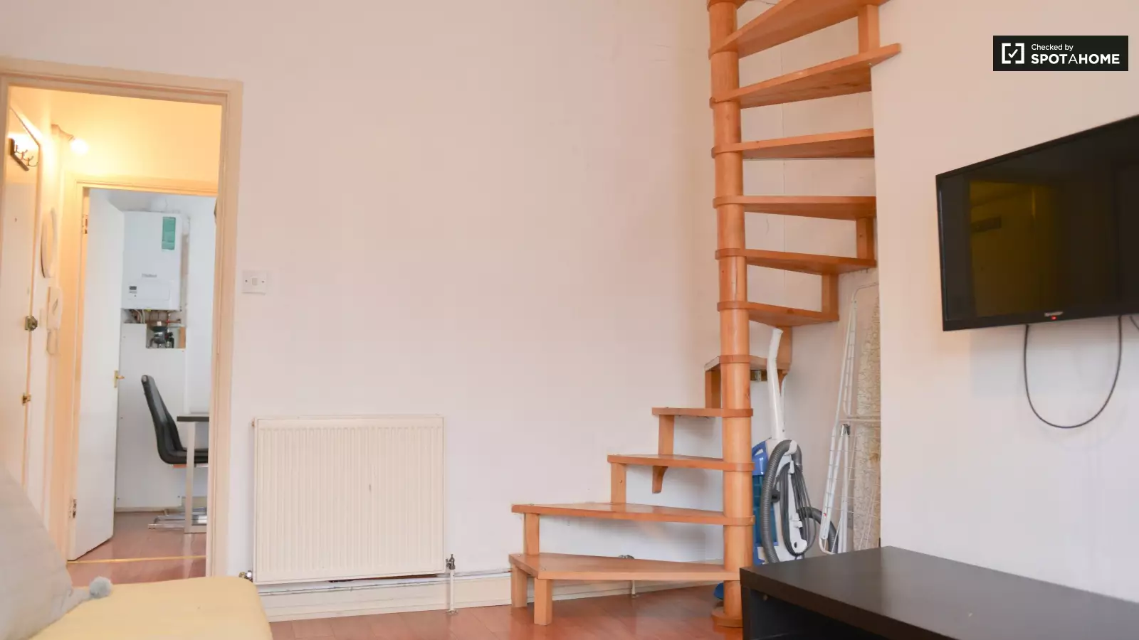 Flat Glengall Road in Greater London