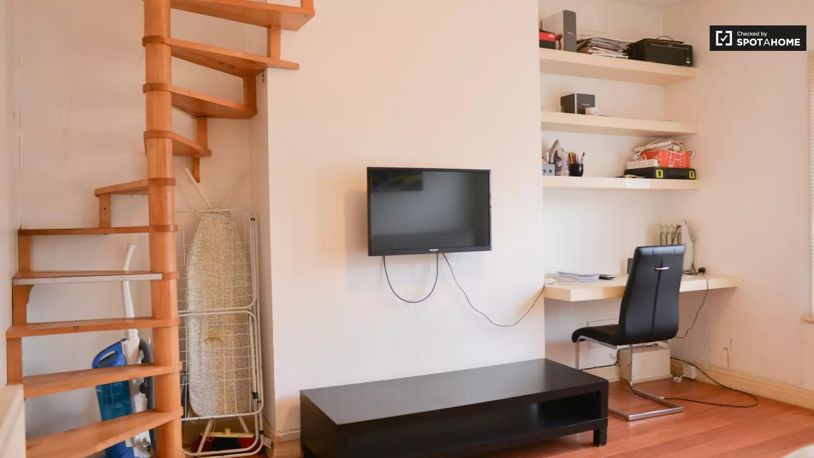 Flat Glengall Road in Greater London