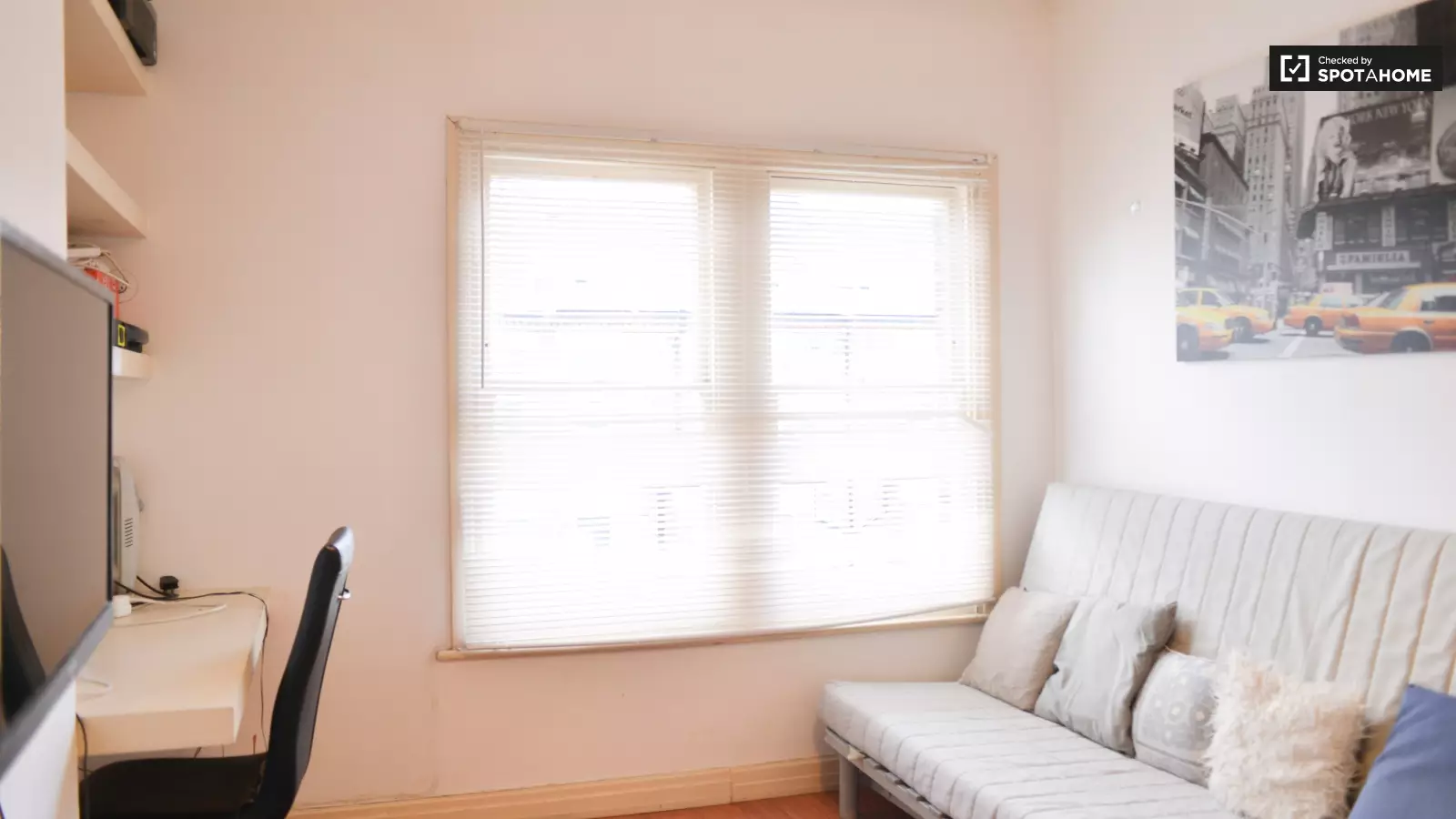 Flat Glengall Road in Greater London