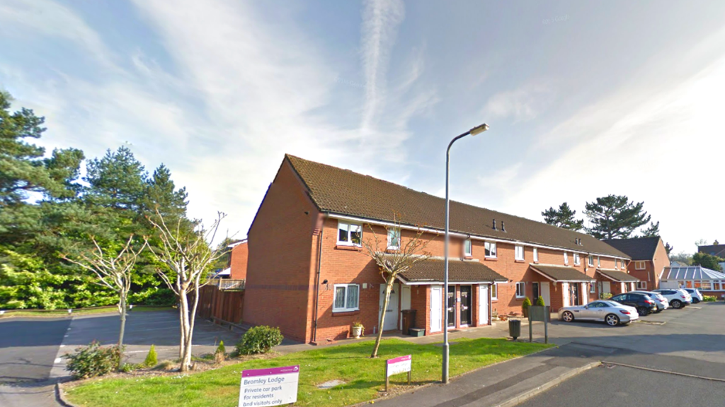 Flat Bromley Place in Wolverhampton