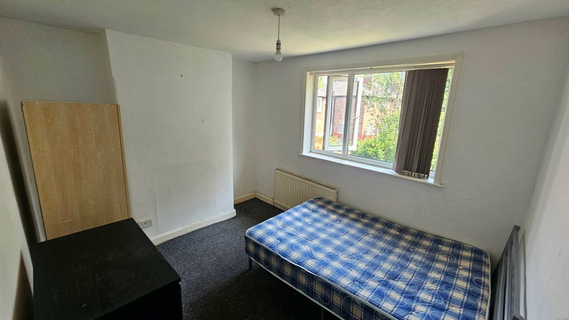 Room Somerford Avenue in Manchester