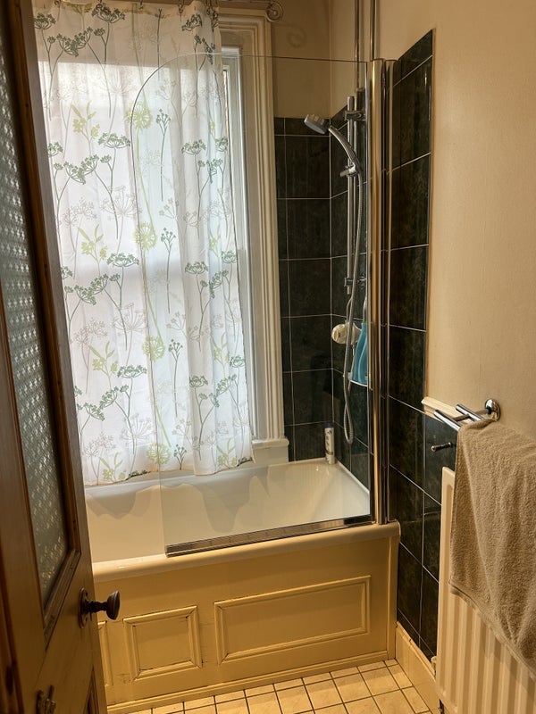 Room Kineton Green Road in Metropolitan Borough of Solihull