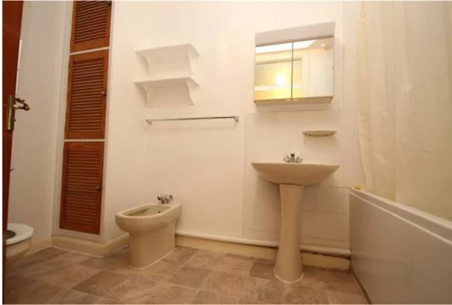 Flat Langham Road in Greater London