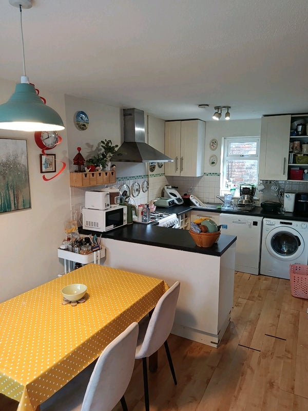 Room Farnham Gardens in Greater London