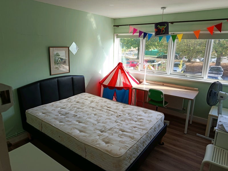 Room Farnham Gardens in Greater London