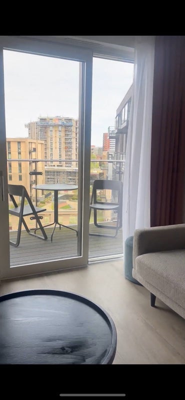 Room Rolling Street in Salford