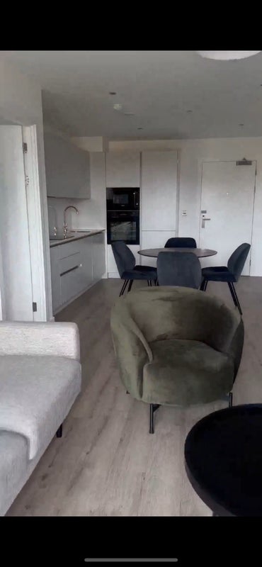 Room Rolling Street in Salford