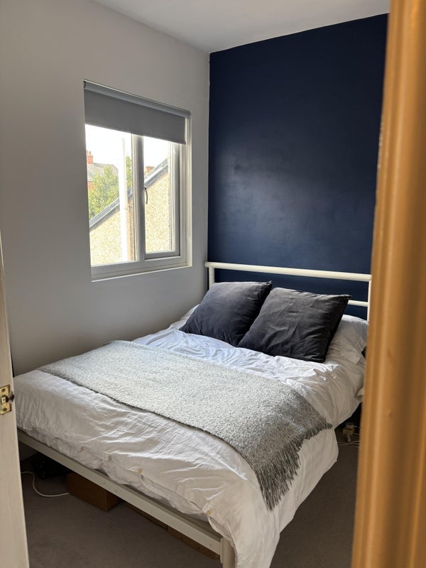 Room Queensland Avenue in Coventry