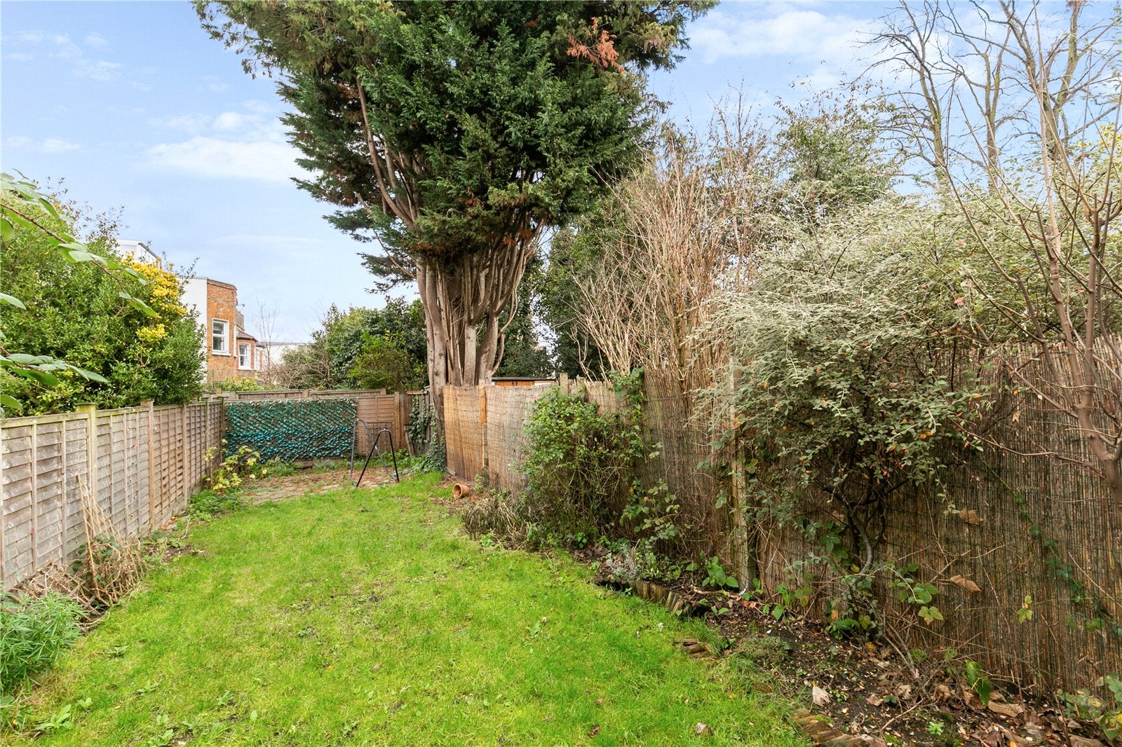 Flat Edgeley Road in Greater London