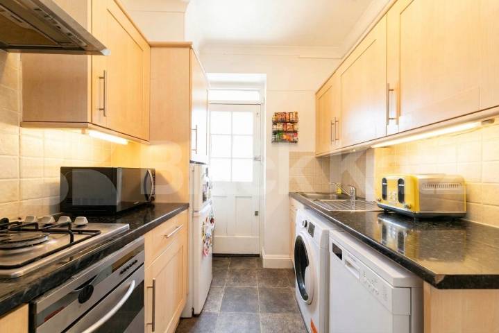 Flat Iverson Road in Greater London