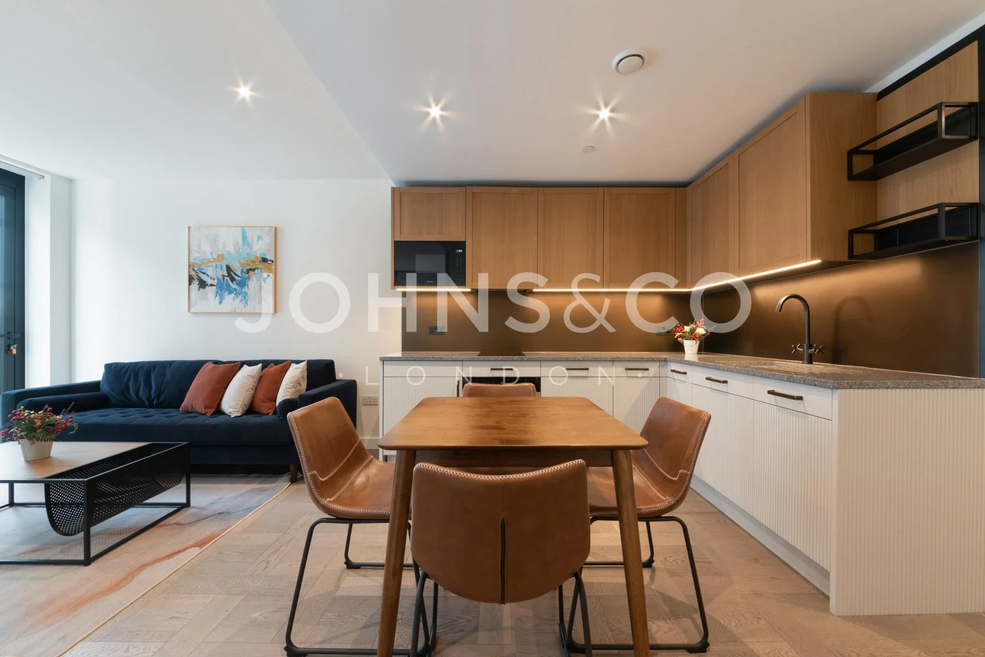 Flat Boxwood Gardens in Greater London
