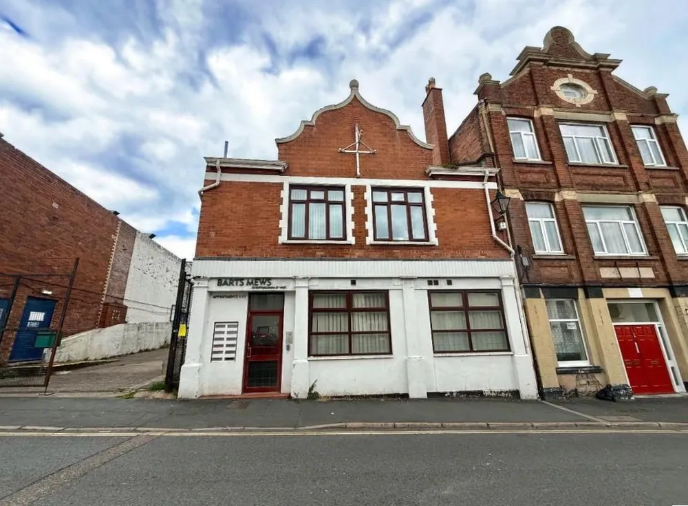 Flat Allhallows Court in Exeter
