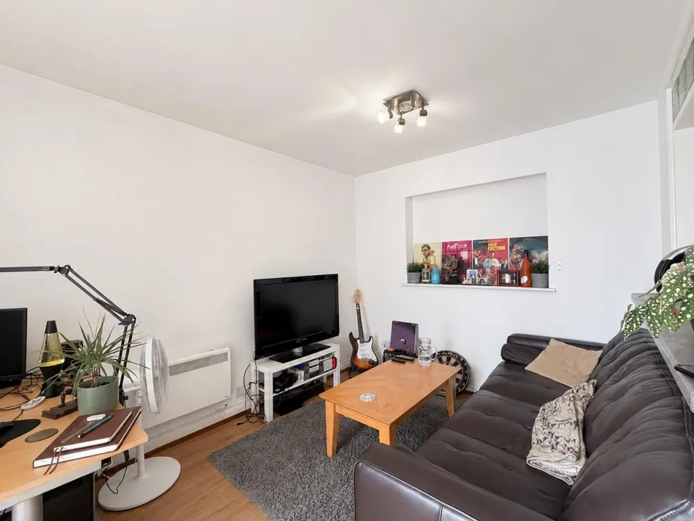 Flat Allhallows Court in Exeter