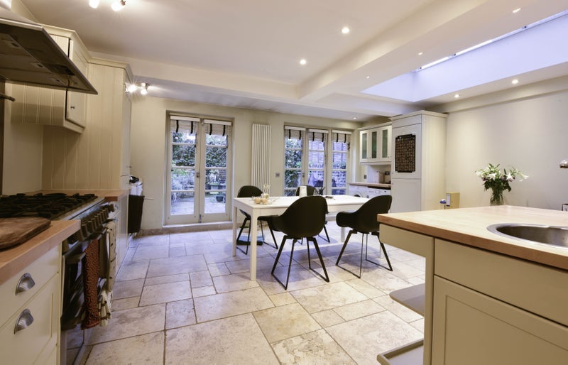 Room Chesilton Road in Greater London