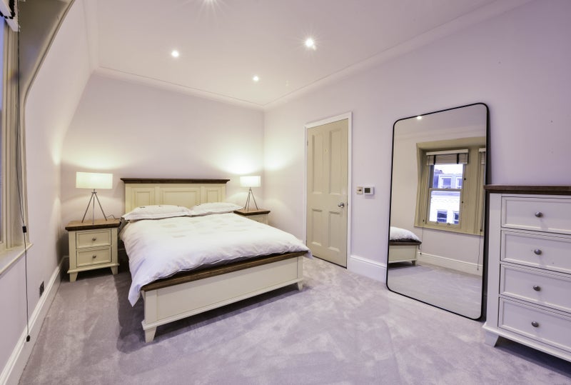 Room Chesilton Road in Greater London