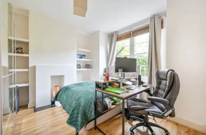 Flat Aylmer Road in Greater London