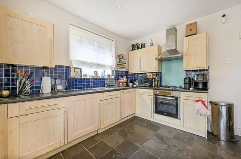 Flat Aylmer Road in Greater London