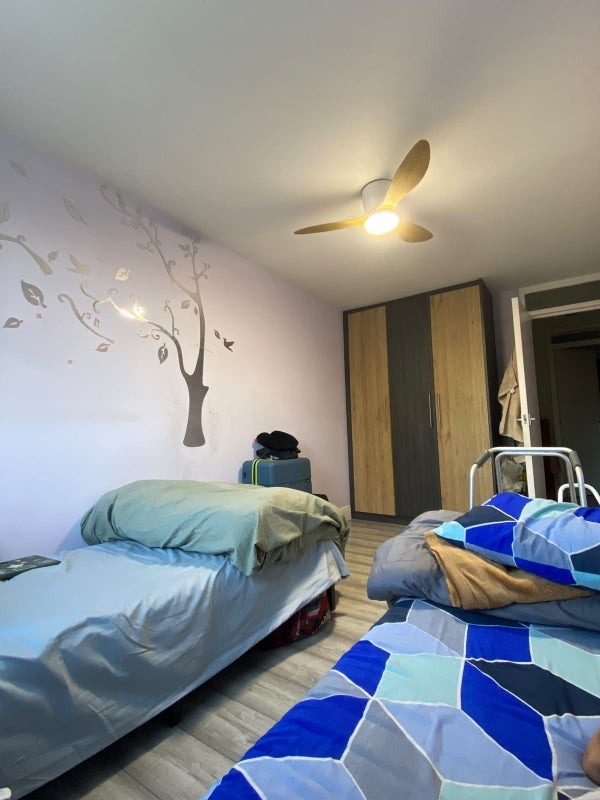 Room Everard Way in Greater London