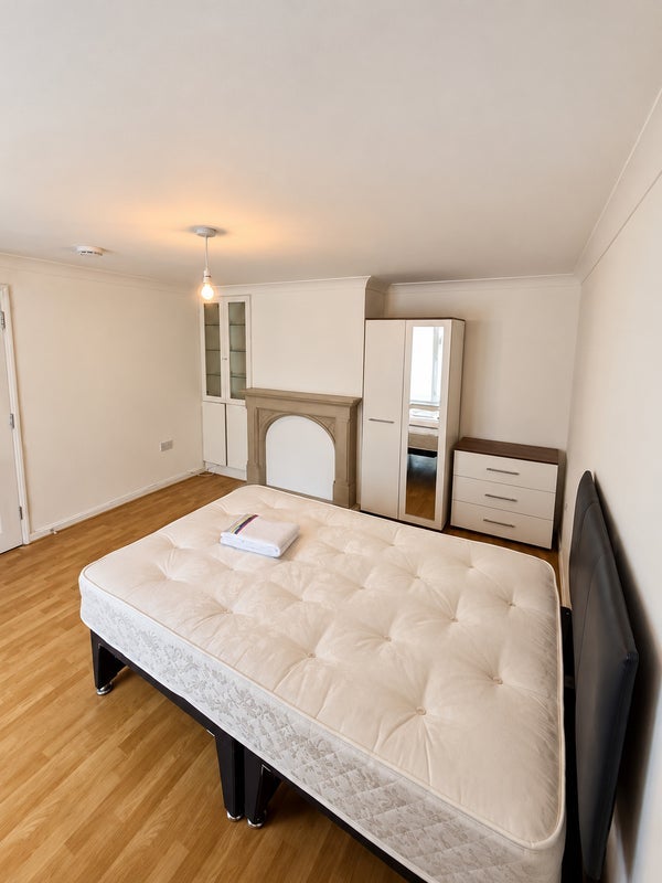 Room The Knares in Basildon
