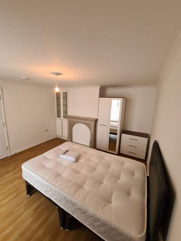 House The Knares in Basildon