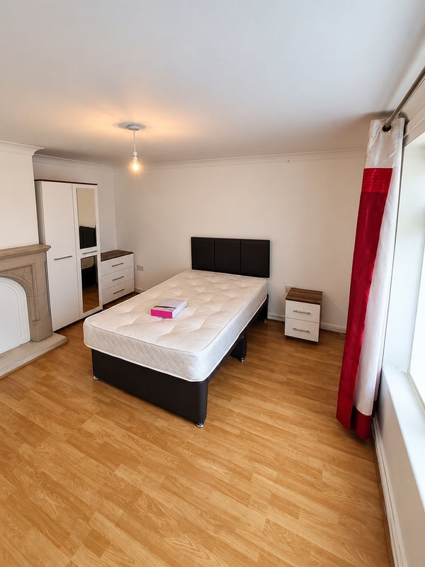Room The Knares in Basildon