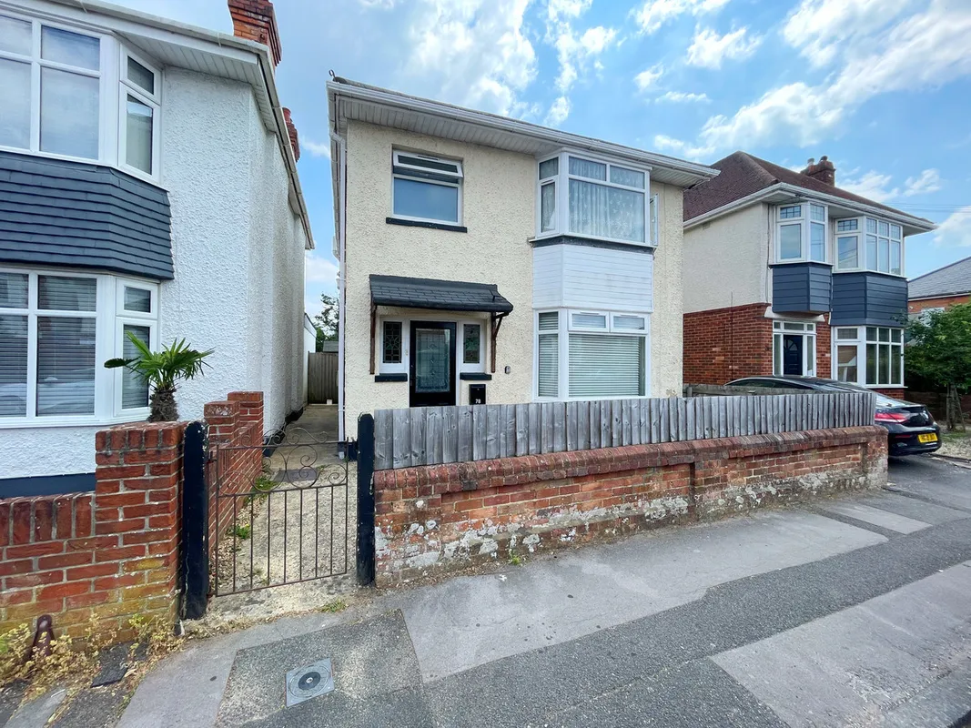 Flat Beswick Avenue in Bournemouth
