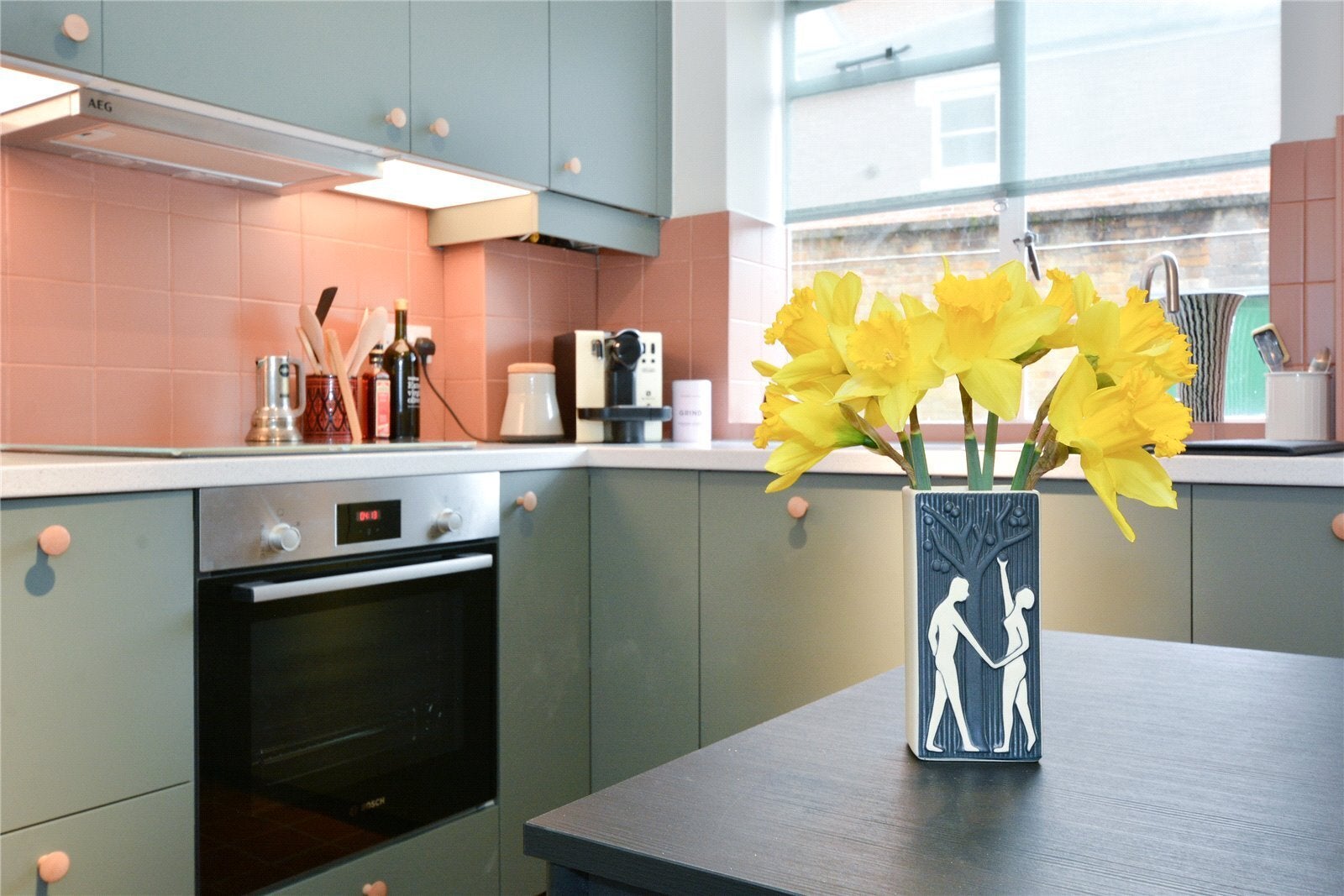 Flat Aberdeen Park in Greater London