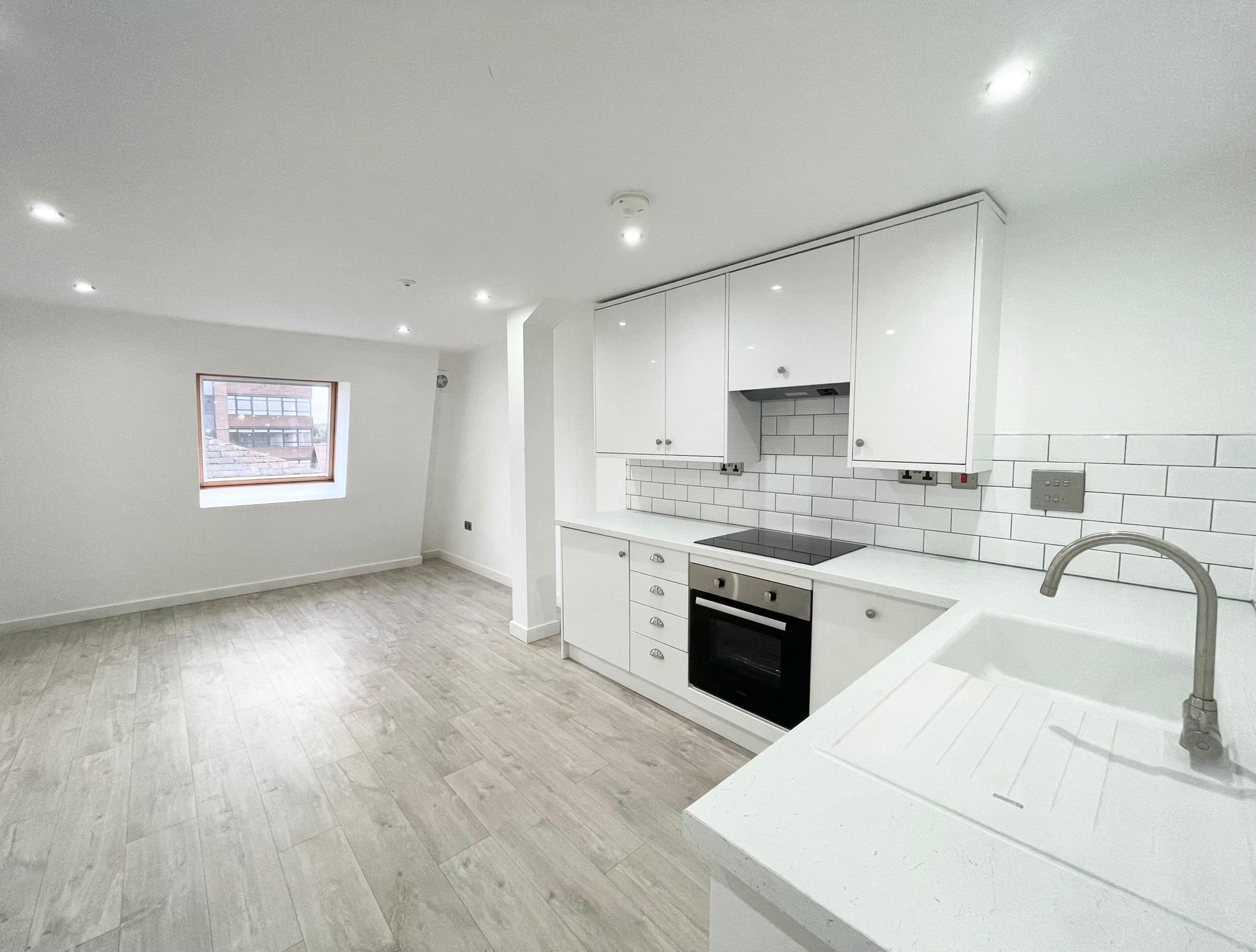 Flat Cromwell Square in Ipswich