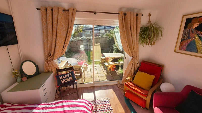 Room Pleydell Avenue in Greater London