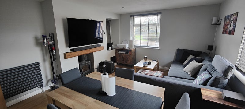 Room Niddrie Mill Crescent in City of Edinburgh