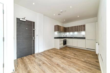 Flat Ashwood Way in Basingstoke and Deane